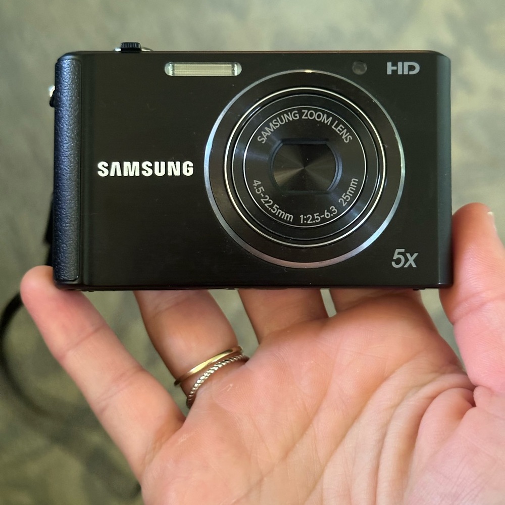 Samsung ST76 16.1MP Digital Camera Black W/Battery & 8gb MicroSD Card